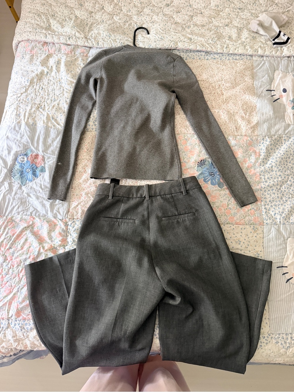 Aritzia Cardigan and Effortless Pant - Picture 2 of 2